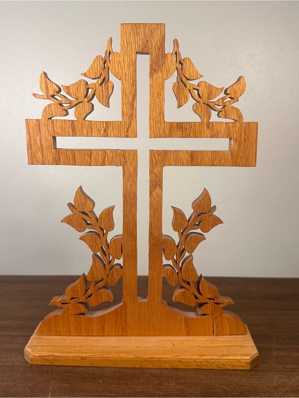 Fretwork Hand Crafted Wood Oak Scroll Saw 9.5”Table Standing Crucifix & Vines